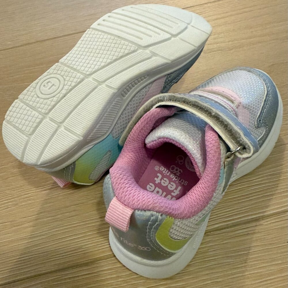 NWOT Stride Rite Ridley Sneaker Iridescent - Picture 2 of 4